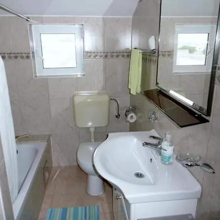 Appartement With Parking Space - 5100 *