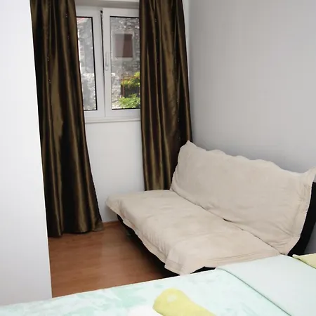 Apartment With Parking Space - 5100 Murter
