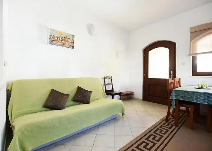 With Parking Space - 5100 Apartamento Murter