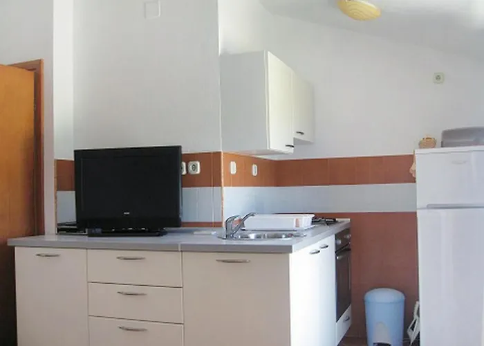 Apartamento With Parking Space - 5100 Murter