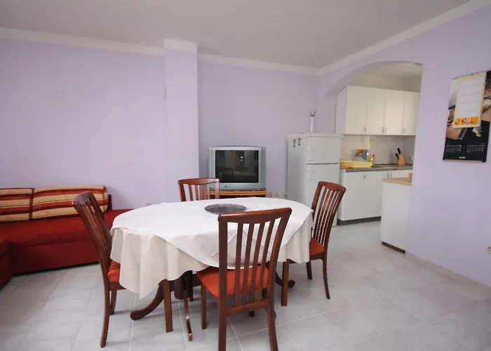 With Parking Space - 5100 Apartamento